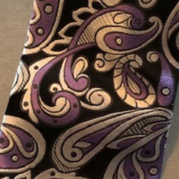 Dion Collection - 100% Italian Silk Tie - Black/Lavender Paisley - Picture 4 of 4
